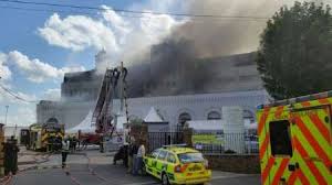 یک مسجد در جنوب لندن دچار آتش‌سوزی شد