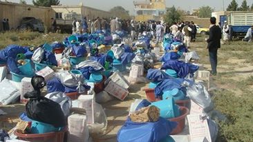 کمک های سازمان ملل و وزارت مهاجرین در اقامتگاه حاجی بلخ