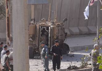 کاروان نیروهای خارجی در مرکز شهر کابل هدف قرار گرفت
