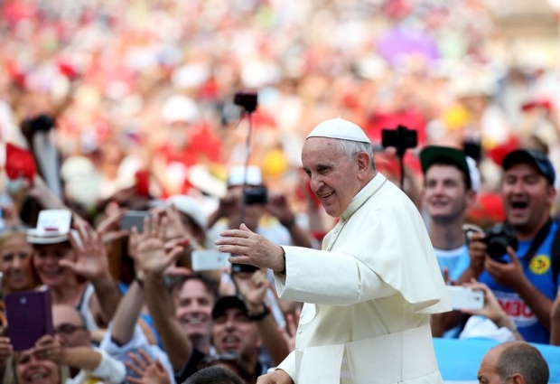 پاپ استفاده از نام خداوند براي توجيه خشونت را کفرآميز خواند