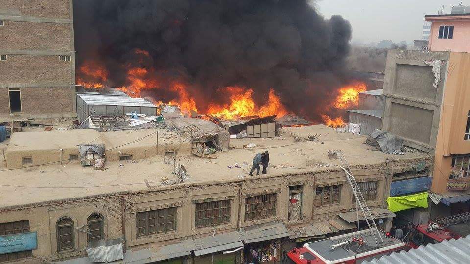 ۳۰۰ دکان در آتش سوزی مندوی شهر کابل آتش گرفت/تکمیلی