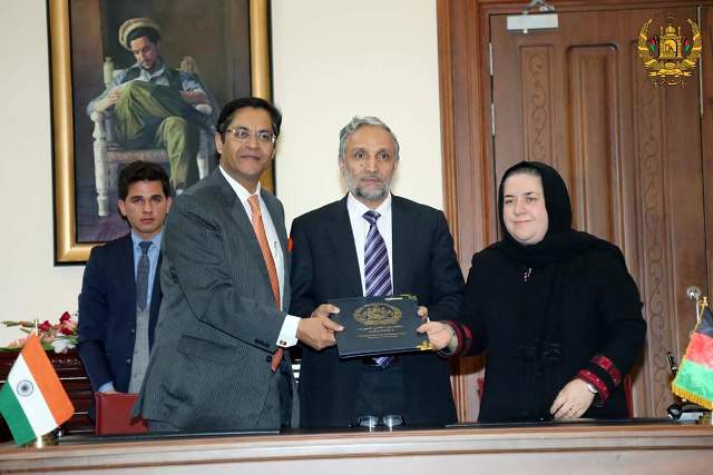 دوازده تفاهمنامه به ارزش بیش از ۲۰ میلیون دالر میان افغانستان و هندوستان امضا شد