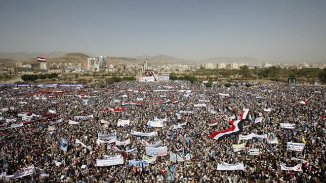 هزاران نفر درصنعا تهاجم عربستان بر یمن را محکوم کردند