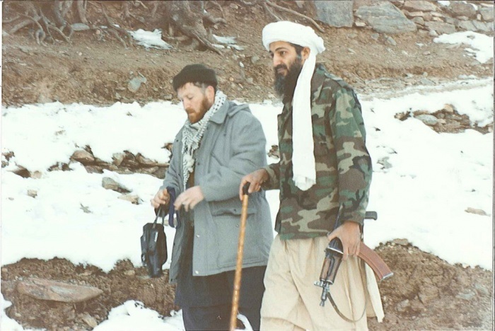 محافظ اسامه بن لادن از زندان آزاد شد