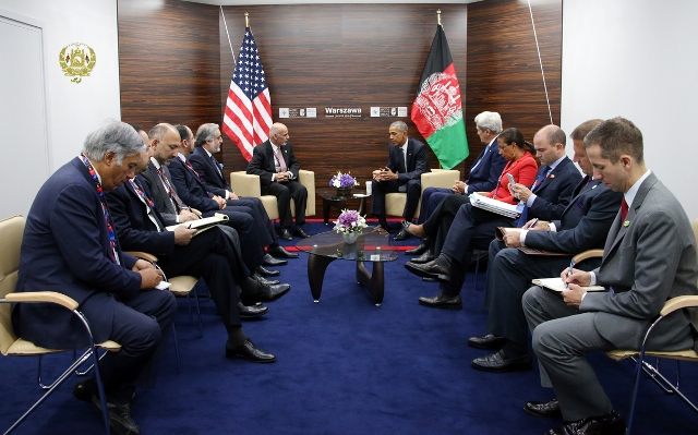 روسای جمهور افغانستان و امریکا در پولند با یکدیگر ملاقات کردند