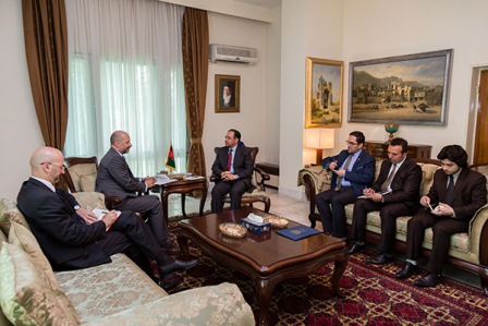 وزیر خارجه و سفیر فرانسه درباره مشکلات پناهجویان افغان گفتگو کردند