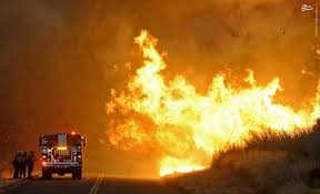آتش سوزی مهیب در کالیفرنیا ۸۲ هزار تن را بی خانمان کرد