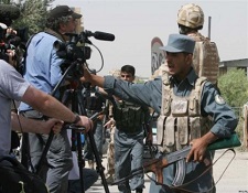 خشونت علیه خبرنگاران در بامیان به صورت همه جانبه بررسی شود
