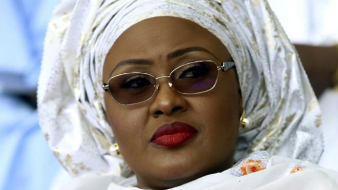 توهینِ رئیس‌جمهورِ نیجریه به زنش، در برابر مرکل