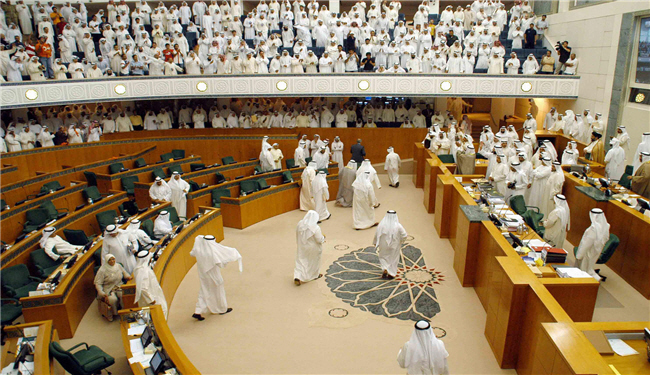 امیر کویت پارلمان کشور را منحل کرد