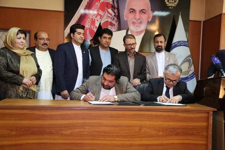 قرارداد شش پروژه سرک سازی به ارزش بیش از یک میلیارد افغانی به امضا رسید