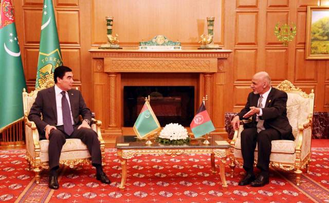 روسای جمهور افغانستان و ترکمنستان بر تقویت همکاری ها میان دو کشور تاکید کردند