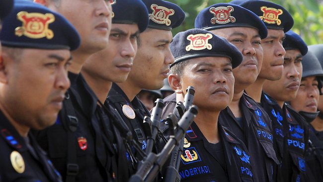 پولیس اندونزیا 8 سیاستمدار و نظامی را به اتهام خیانت دستگیر کرد