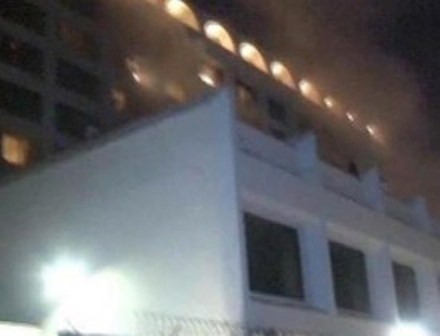 آتش سوزی در هتلی در کراچی پاکستان ۱۱ قربانی گرفت