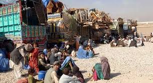 پاکستان د افغان کډوالو ۵۰۰ کورنۍ په زور ایستلې دي