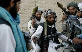 مردم دو جنگ افزار طالبان ولسوالی اوبه هرات را به زور گرفتند