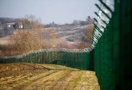 آمریکا: دیوار مرزی مکزیک باید 9 متر ارتفاع داشته باشد