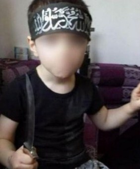 طفل 8 ساله داعشی: مردم استرالیا را می کُشم