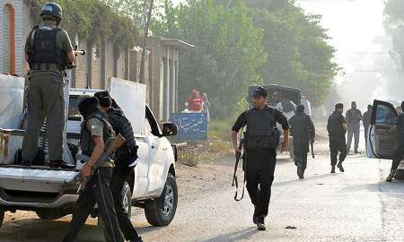 گروهی ناشناس، ۱۰ کارگر را در بندر گوادر پاکستان تیرباران کردند