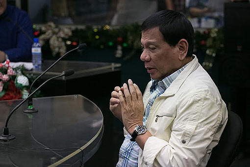 رئیس‌جمهور فیلیپین: فیلیپین دیگر از آمریکا تسلیحات نخواهد خرید