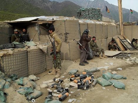 د طالبانو په یوه برید کې ۱۱ افغان پوځیان وژل شوي