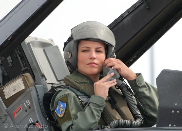 زنان در روسیه پیلوت نظامی می‌شوند
