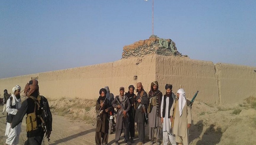 منطقه گلچین بادغیس به دست طالبان افتاد/پلیس طالبان را راه داده است