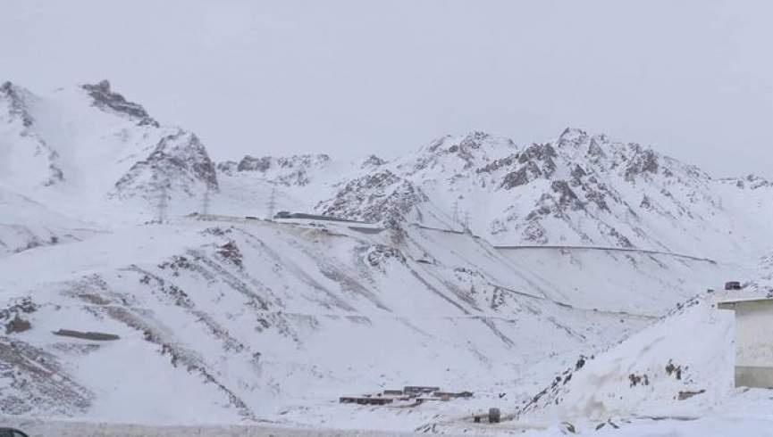 طوفان‌ و برف بی‌سابقه گذرگاه سالنگ را بست