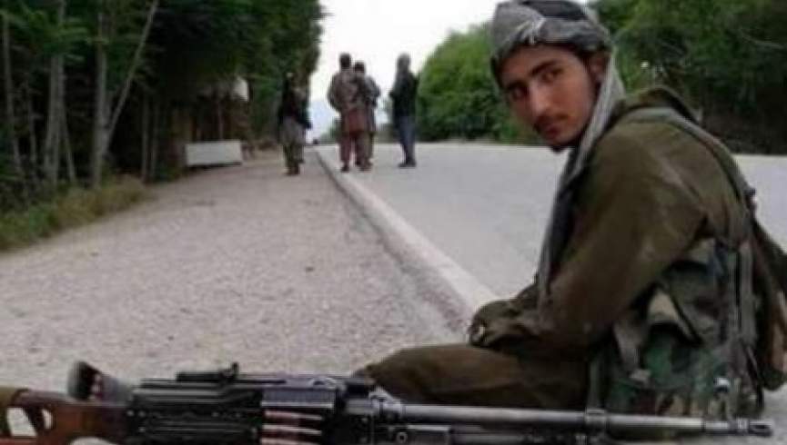 جاده مرگ؛ طالبان مسلح سه مسافر را از موتر پایین و با خود برده‌اند
