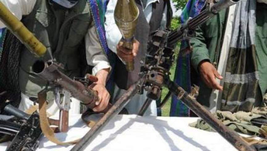 یک گروه پنج نفری طالبان در غور به دولت تسلیم شدند
