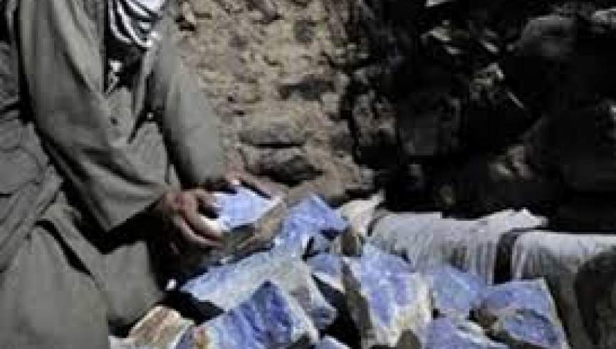 وزارت دفاع پس از دو روز: کنترل معدن لاجورد بدخشان را از طالبان پس می‌گیریم