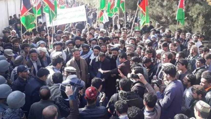 هزاران تن از هواداران عطامحمد نور در بغلان حمایت‌شان را از بازشماری آراء اعلام کردند