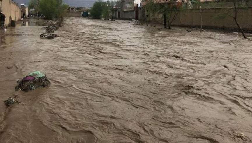برف باری‌های شدید و جاری شدن سیلاب در سه ولایت 17 کشته برجای گذاشت