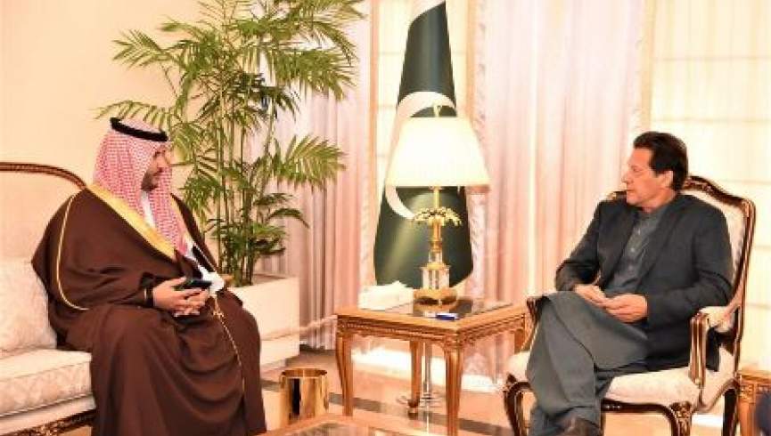 معاون وزیر دفاع عربستان با نخست وزیر پاکستان دیدار کرد