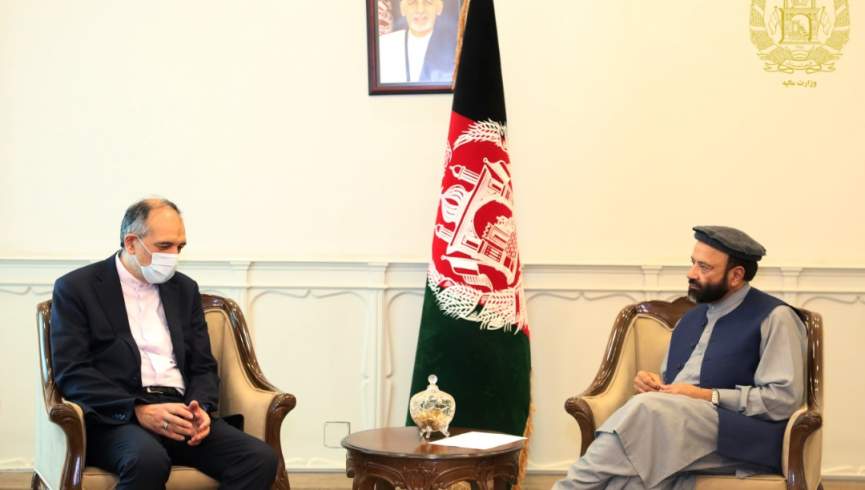 مقام‌های افغانستان و ایران پیرامون گسترش همکاری‌های دوجانبه گفتگو کردند