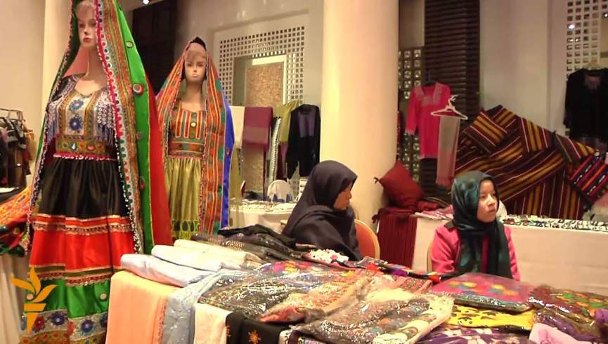 صنایع دستی زنان غور روی دستشان شان مانده است