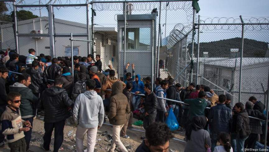 آغاز انتقال پناهجویان از کمپ موریا به کمپ کاراتپه در یونان