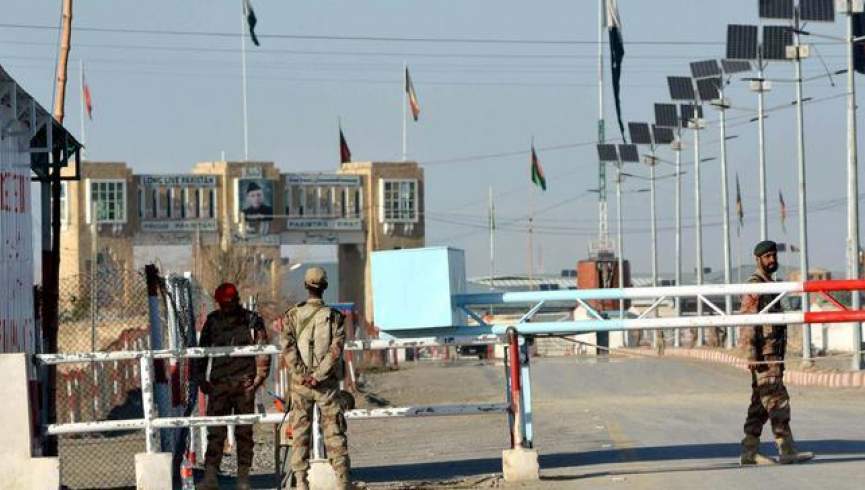 پاکستان مرزهای خود را با افغانستان و ایران مسدود می‌کند