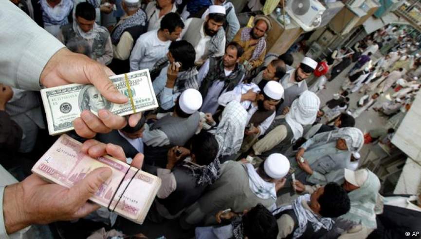 ارزش دالر در بازار ارز کابل تا 84 افغانی کاهش یافت