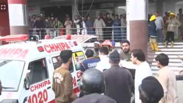 حریق مهیب در کراچی؛ ده ها تن کشته و زخمی شدند