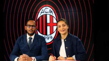 فوتبالیست زن افغانستان به آث میلان ایتالیا پیوست