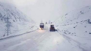 گذرگاه سالنگ به دلیل برفباری و طوفان مسدود شد