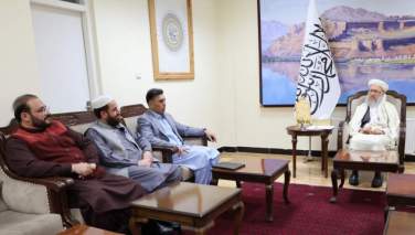 معاون اداری گروه طالبان با شماری از داکتران دیدار کرد