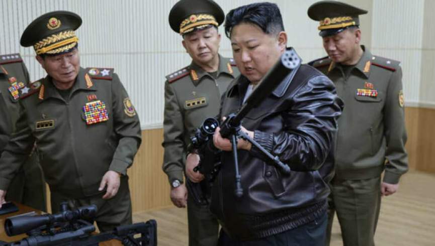 بازدید رهبر کوریای شمالی از کارخانه‌ اسلحه سازی